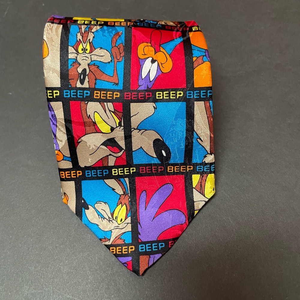 Looney Tunes by Balancine Inc. Colorful Cartoon Character Tie Necktie